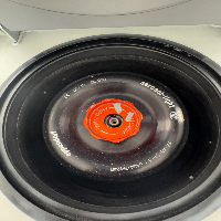 Eppendorf 5424R Refrigerated Centrifuge image 0